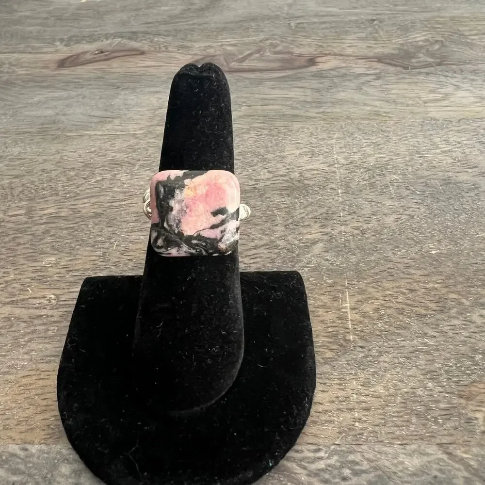 Handmade funky pink and black stone rhodonite and wire ring - size 6